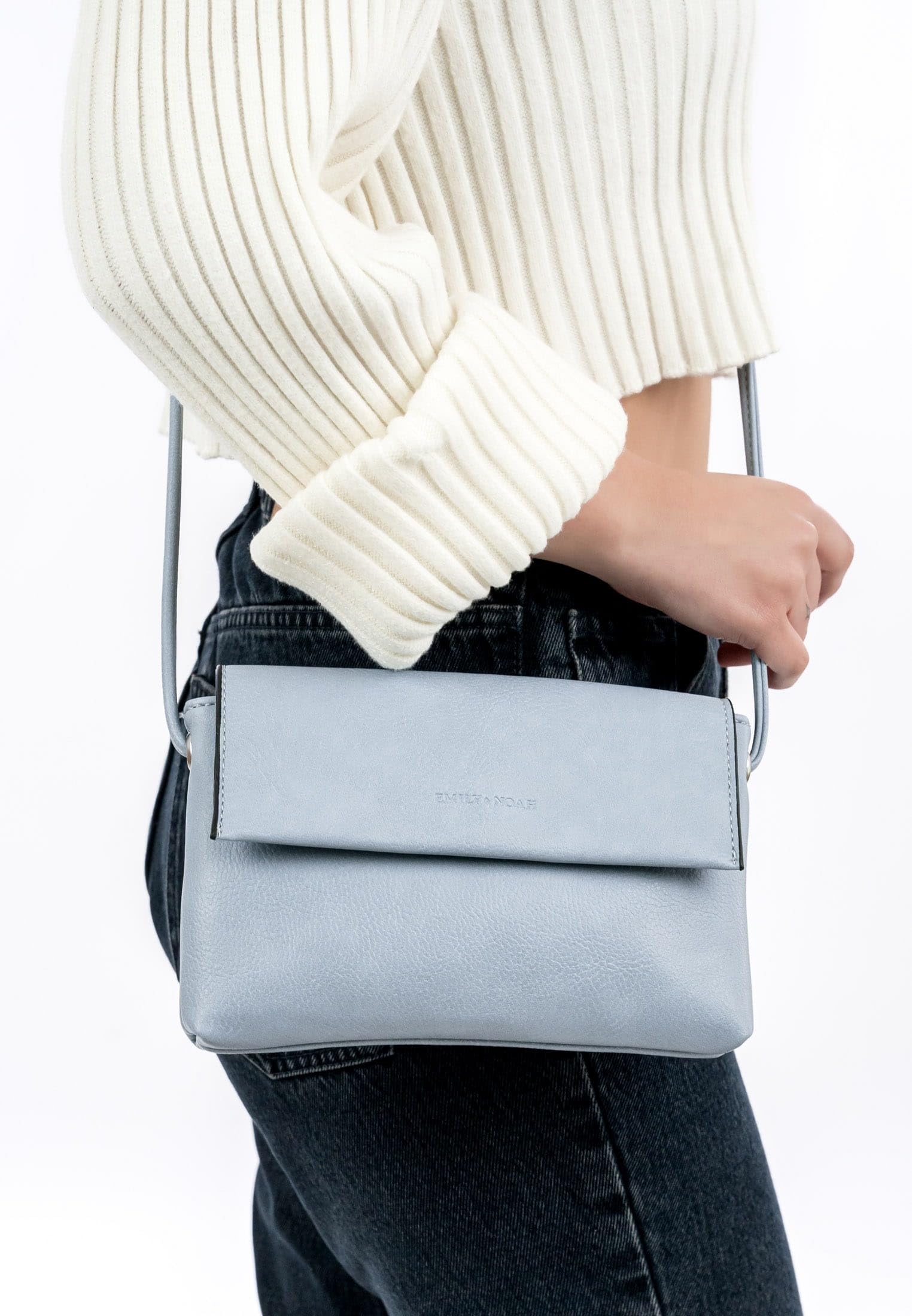 emily-noah-emma-60397-umh-ngetasche-crystal-blue-kunstleder image 4