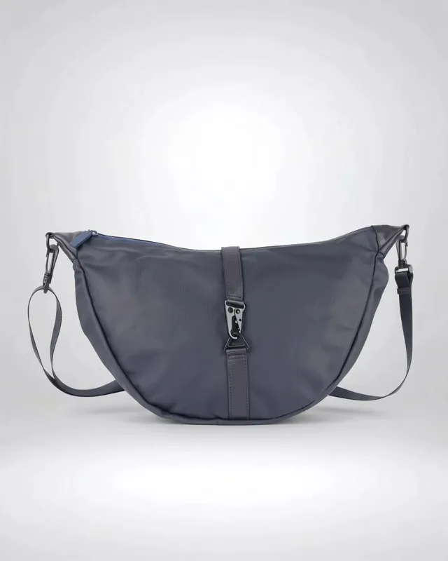 harbour-2nd-citylights-florenz-moonbag-navy-wasserfest image 1