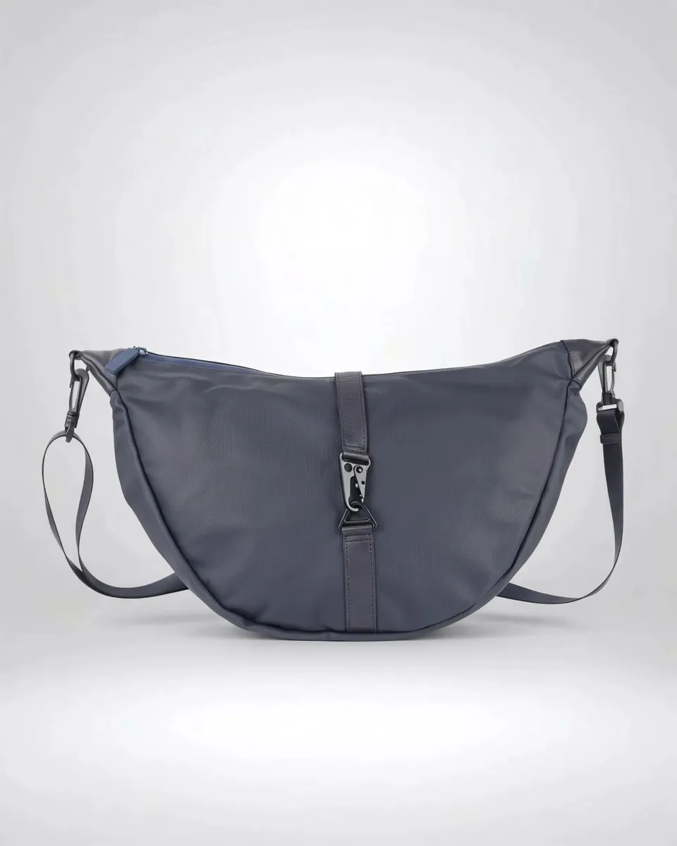 harbour-2nd-citylights-florenz-moonbag-navy-wasserfest image 1