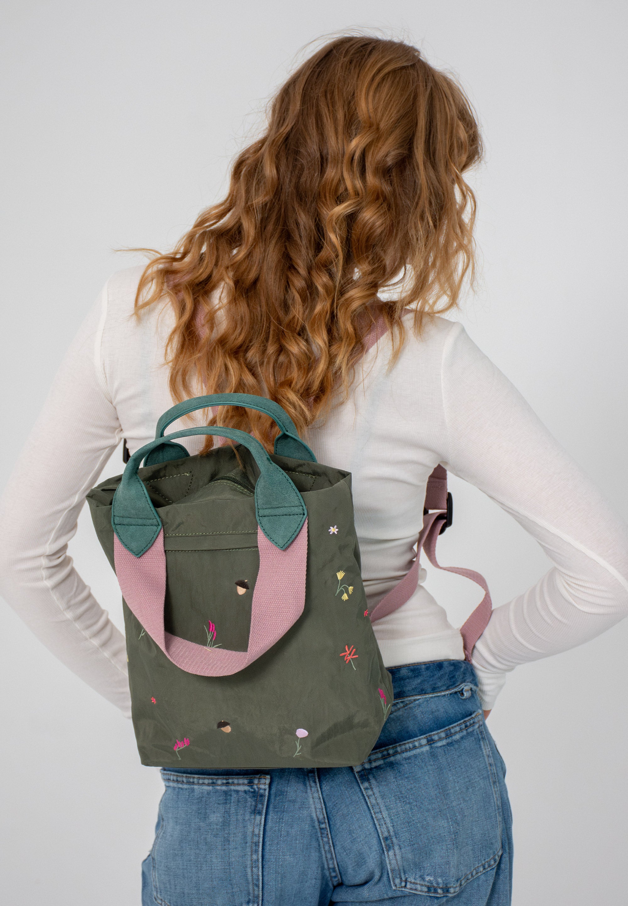 fritzi-aus-preu-en-ju-small-limited-embro-bloom-rucksack-stony image 4