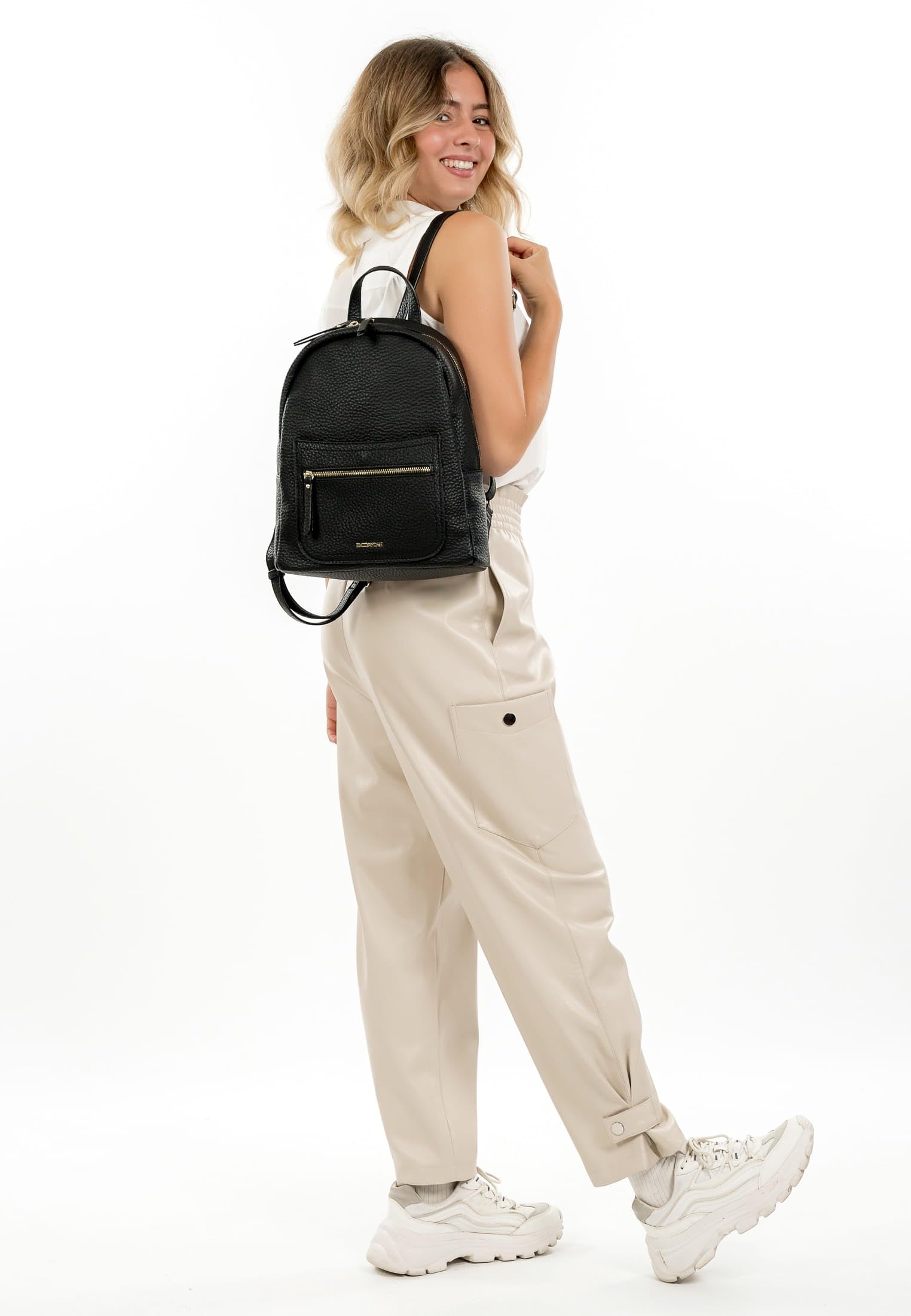 emily-noah-heidi-65366-rucksack-schwarz-kunstleder-vegan image 2