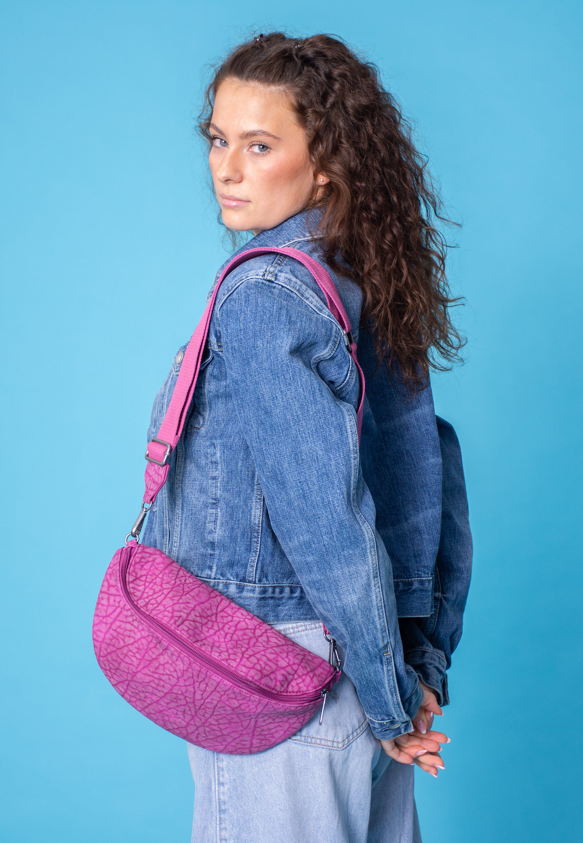 fritzi-ella-bum-bag-medium-bauchtasche-wild-berry-matta image 3