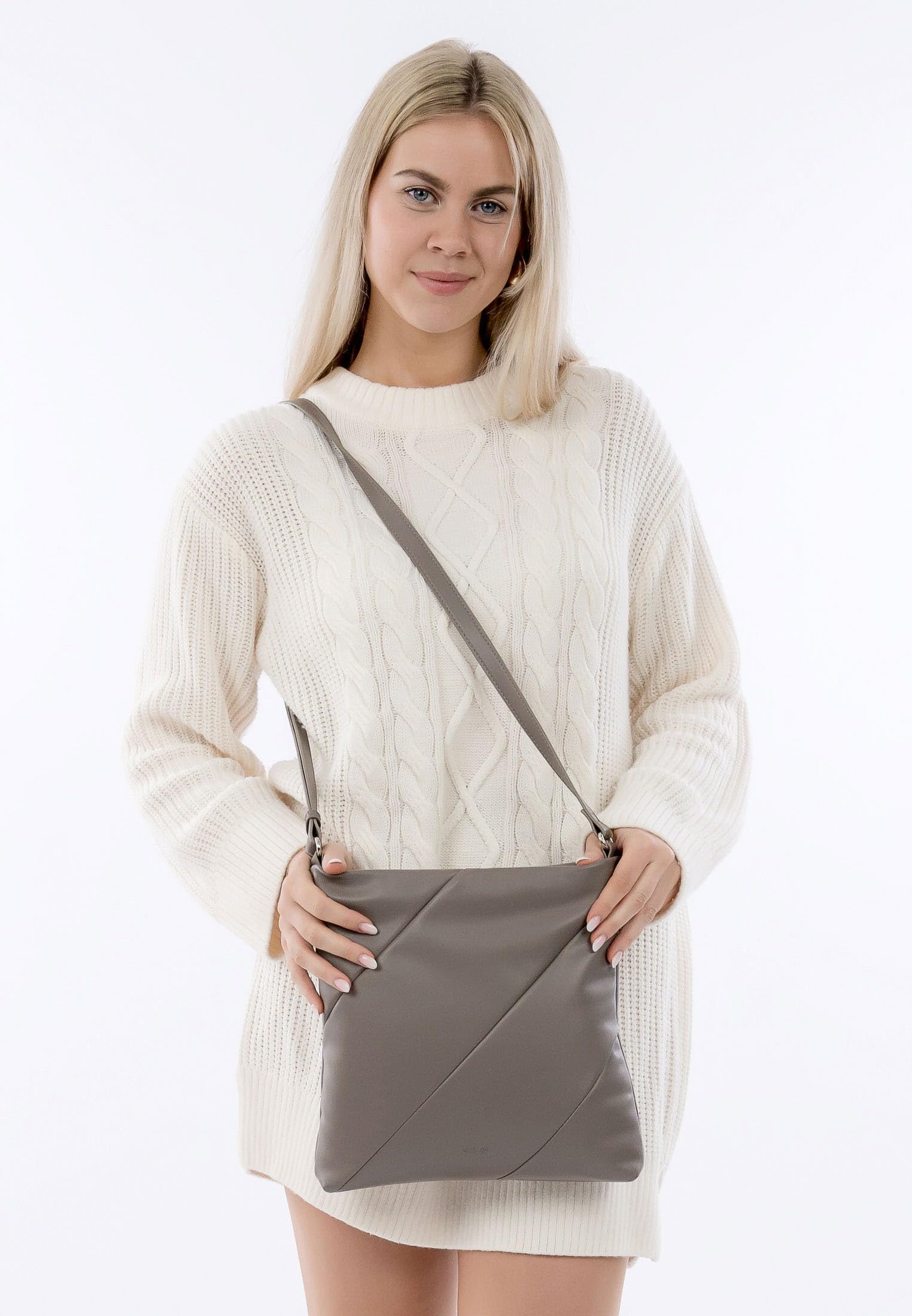 emily-noah-arles-rue-09-1421-umh-ngetasche-uni image 3