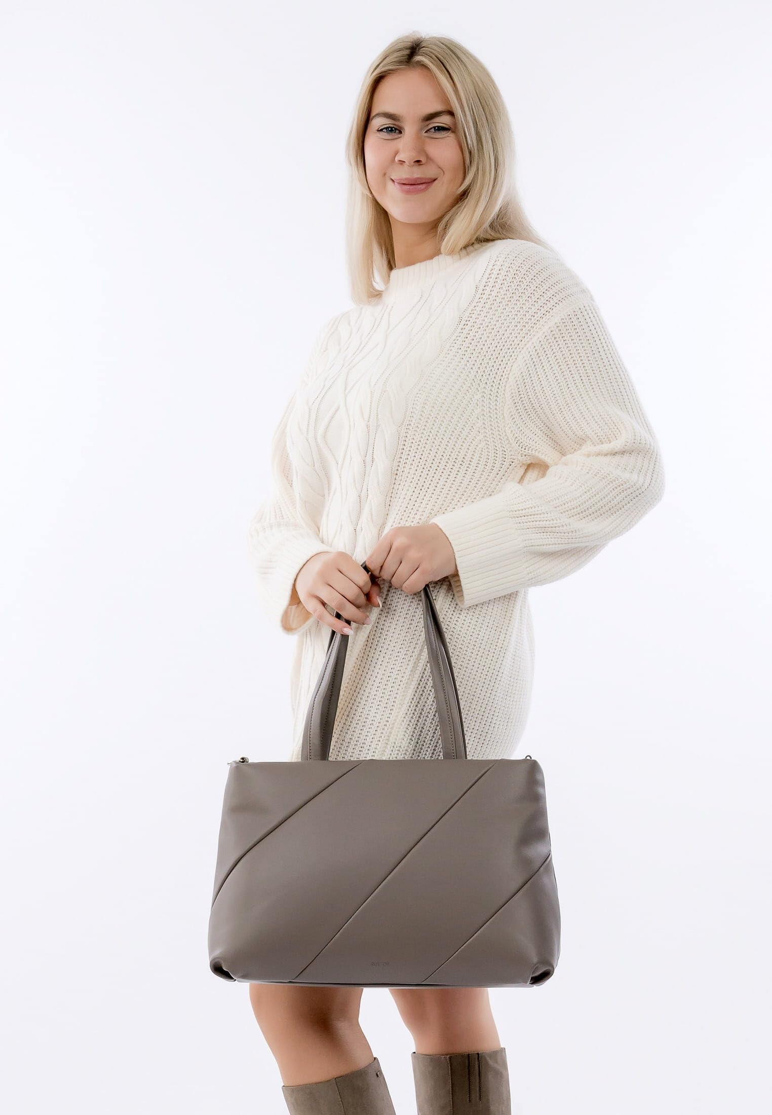 emily-noah-arles-rue-09-1423-shopper-uni image 3