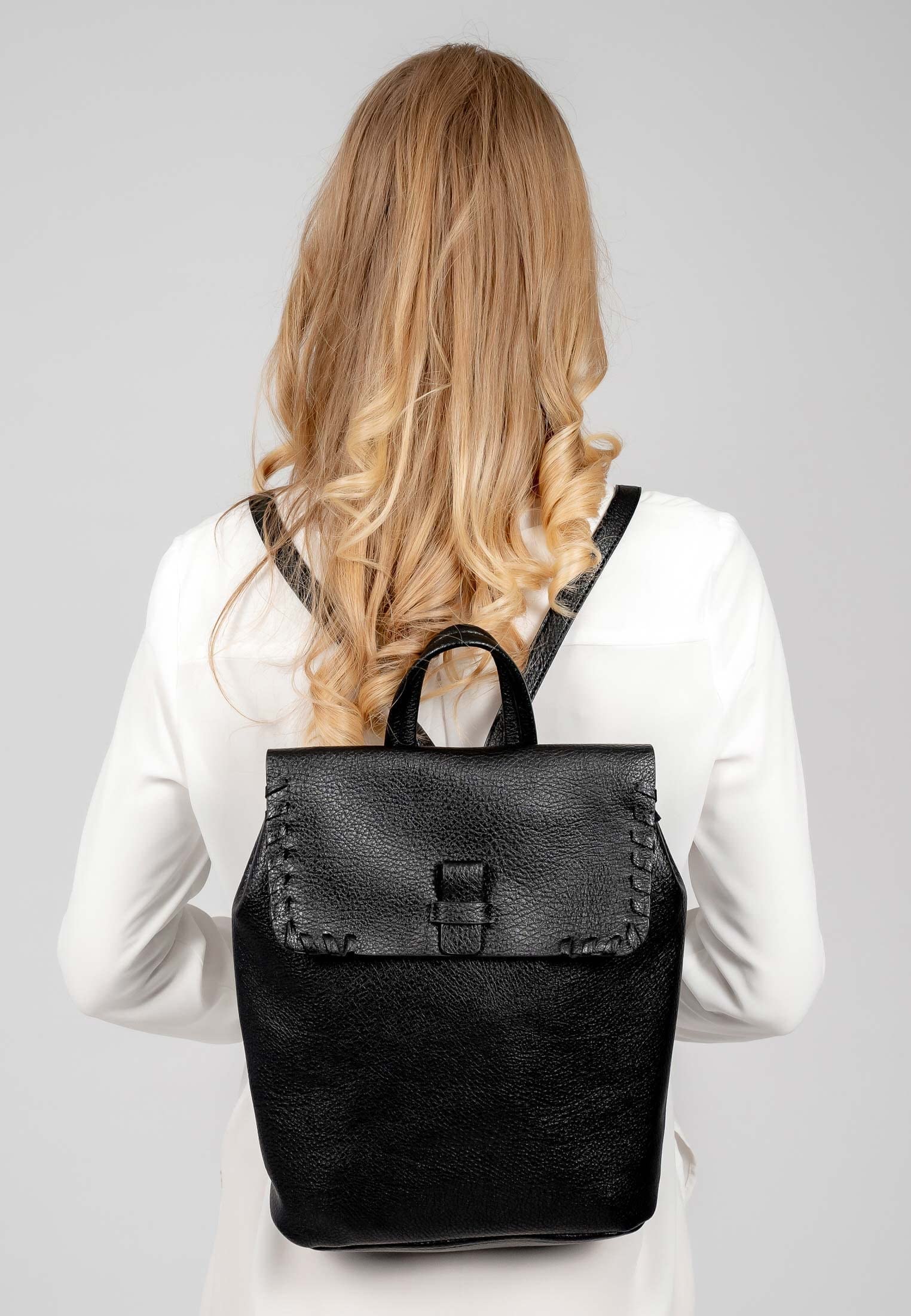 emily-noah-heidi-hedda-63255-rucksack-schwarz-laptopfach image 3