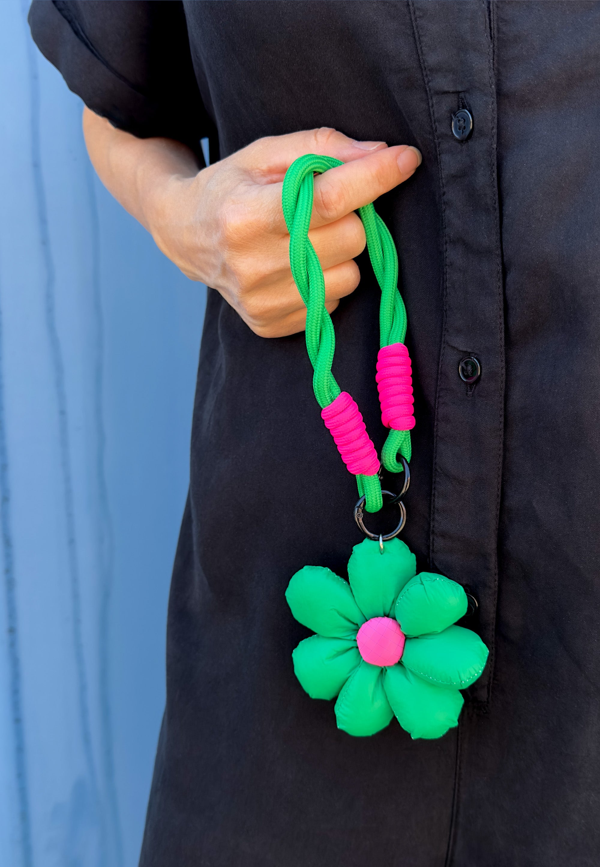 fritzi-aus-preu-en-loopie-taschenanh-nger-nylon-flower-vegan image 1