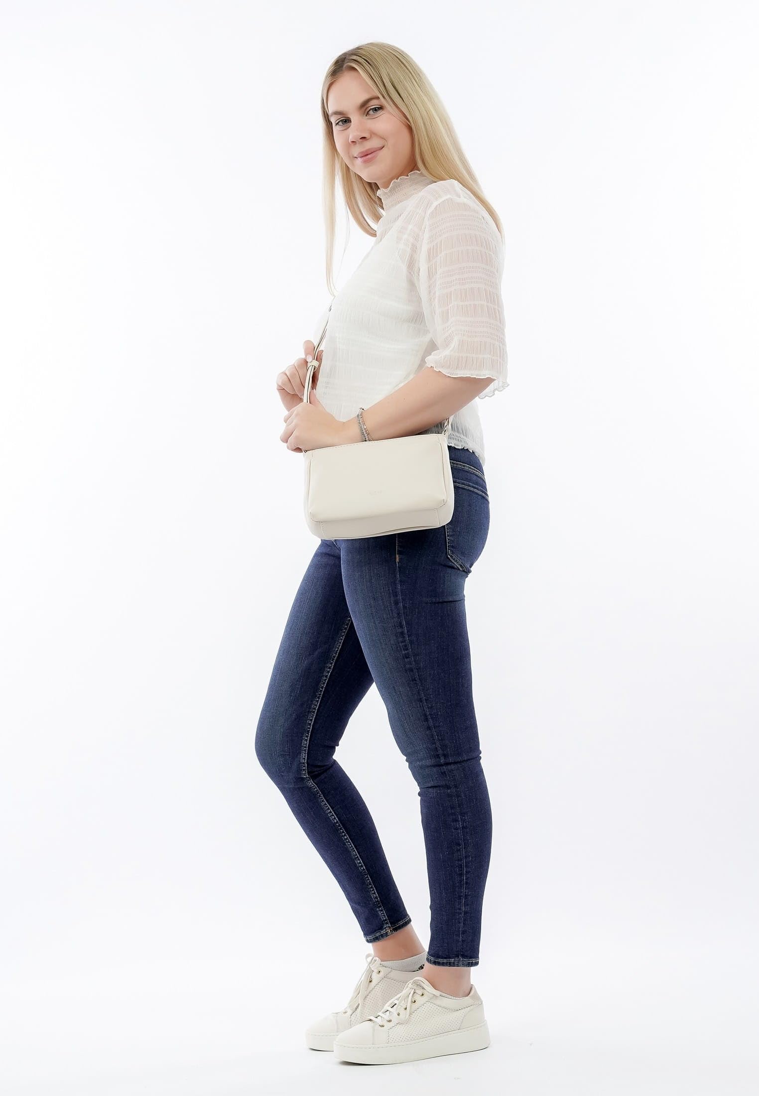 emily-noah-toulon-hyeres-rue-09-1320-umh-ngetasche image 2