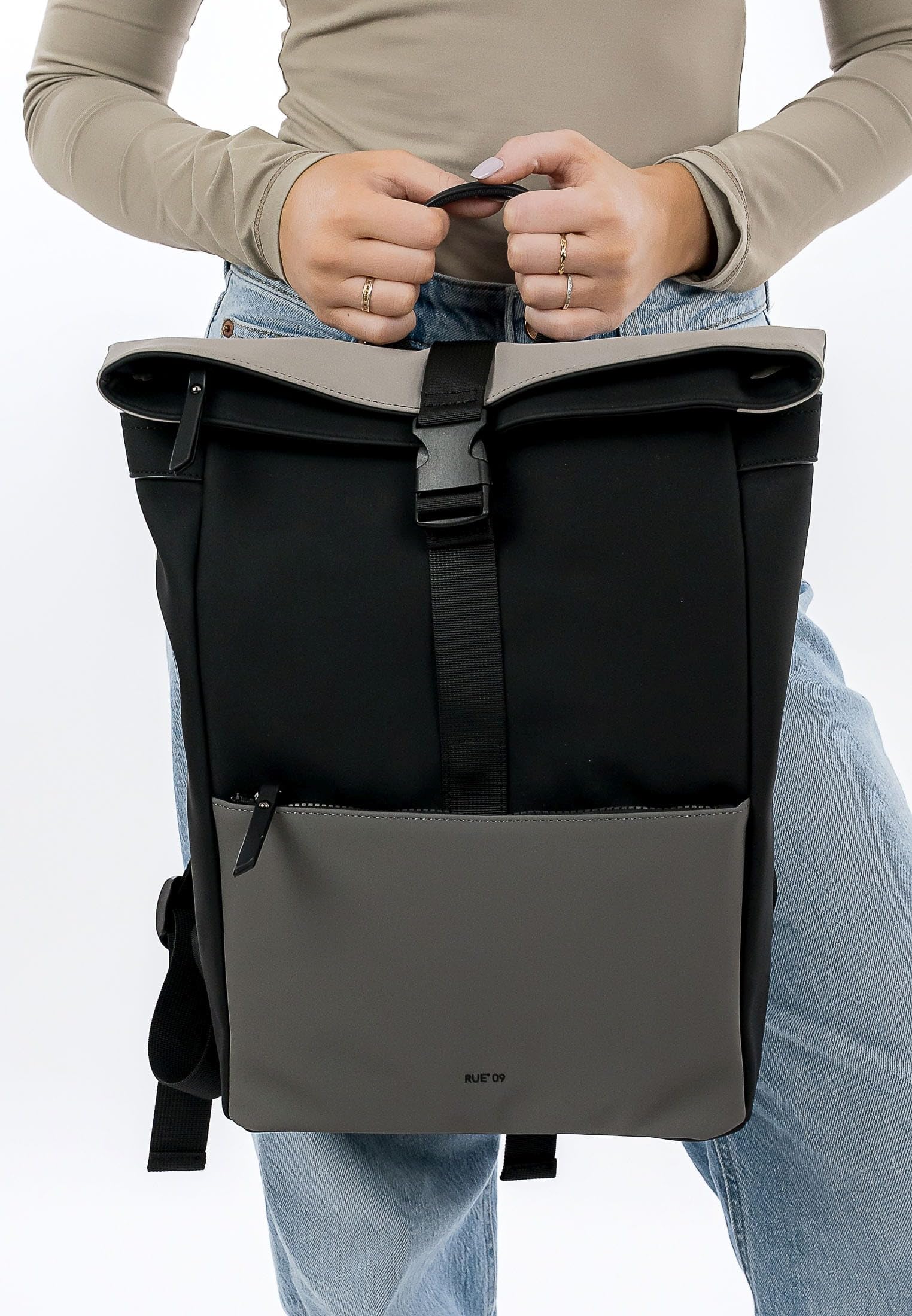 emily-noah-pessac-rue-09-1630-rucksack-black-kombi image 4