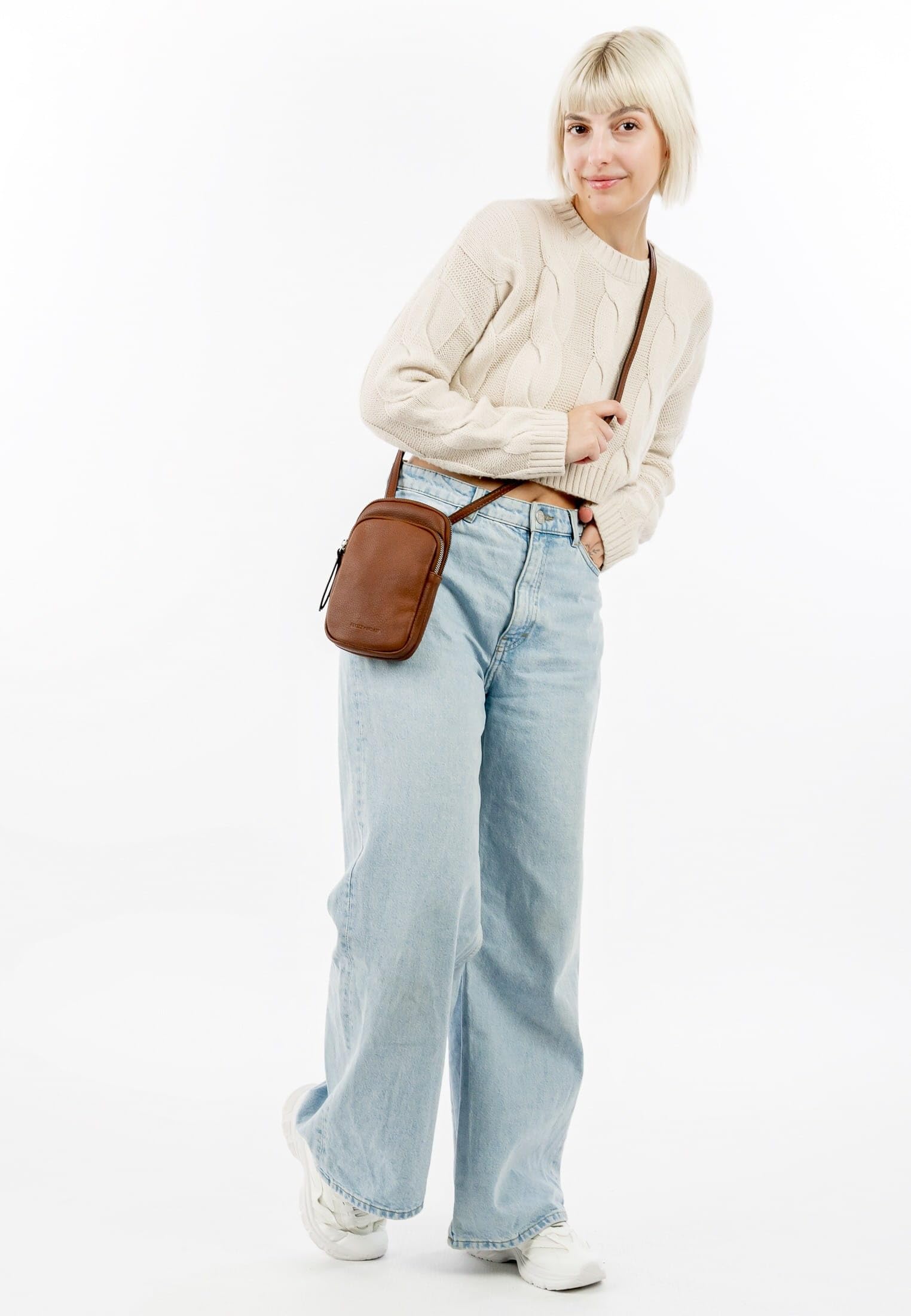 emily-noah-emma-62485-handyetui-cognac-crossbody image 2