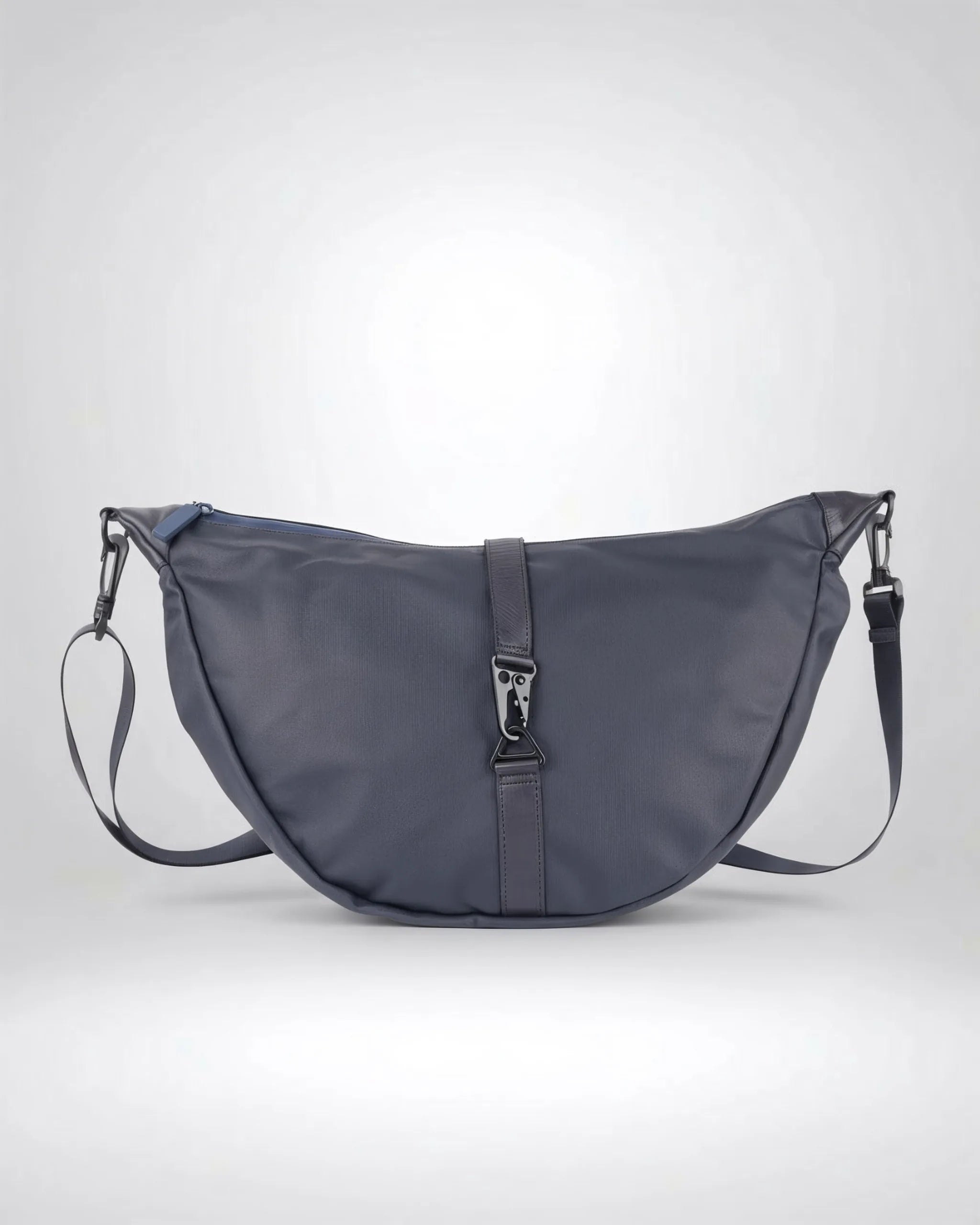 harbour-2nd-citylights-florenz-moonbag-navy-wasserfest image 1