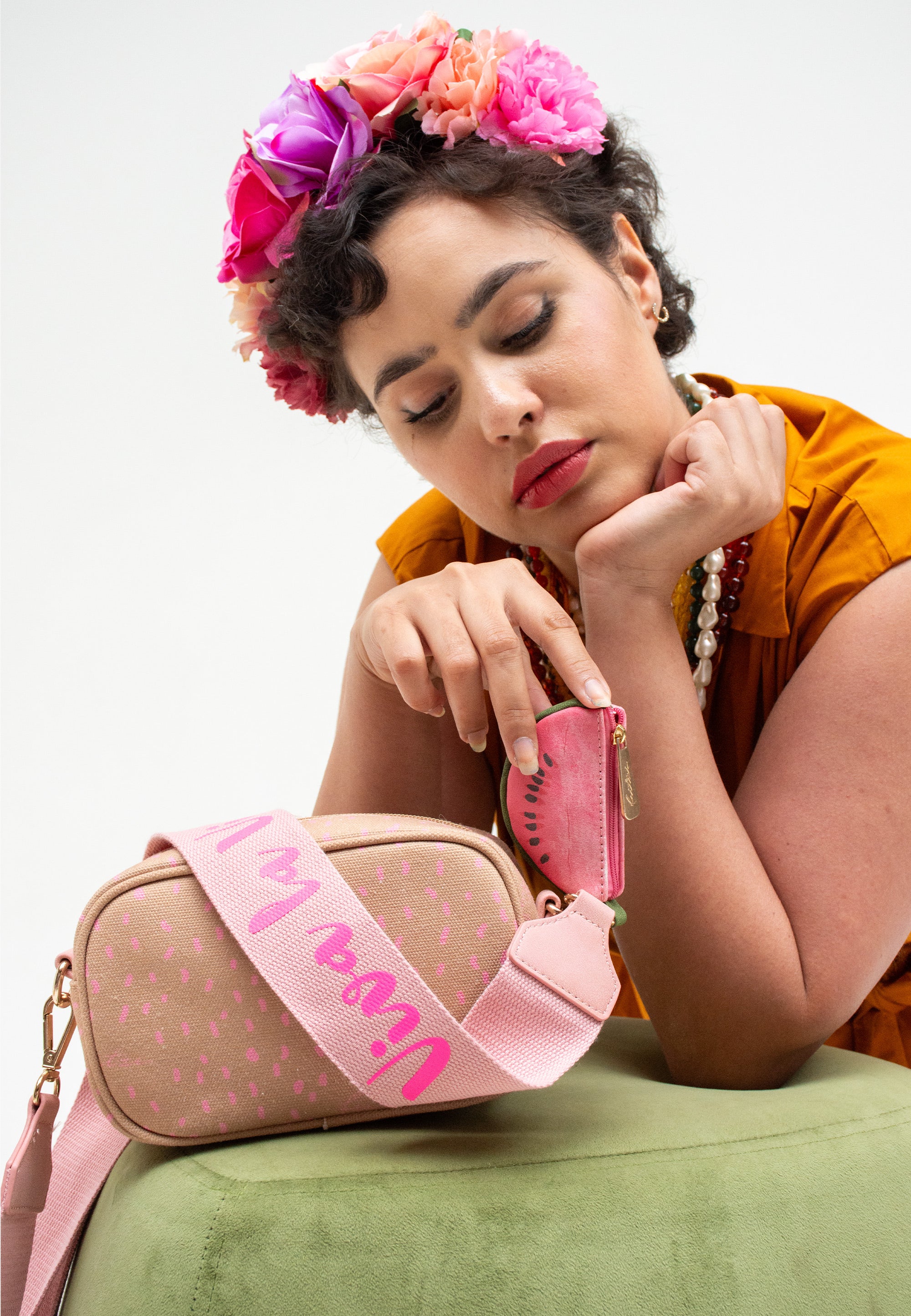 fritzi-aus-preu-en-easy-go-crossbody-melon-frida-kahlo image 4