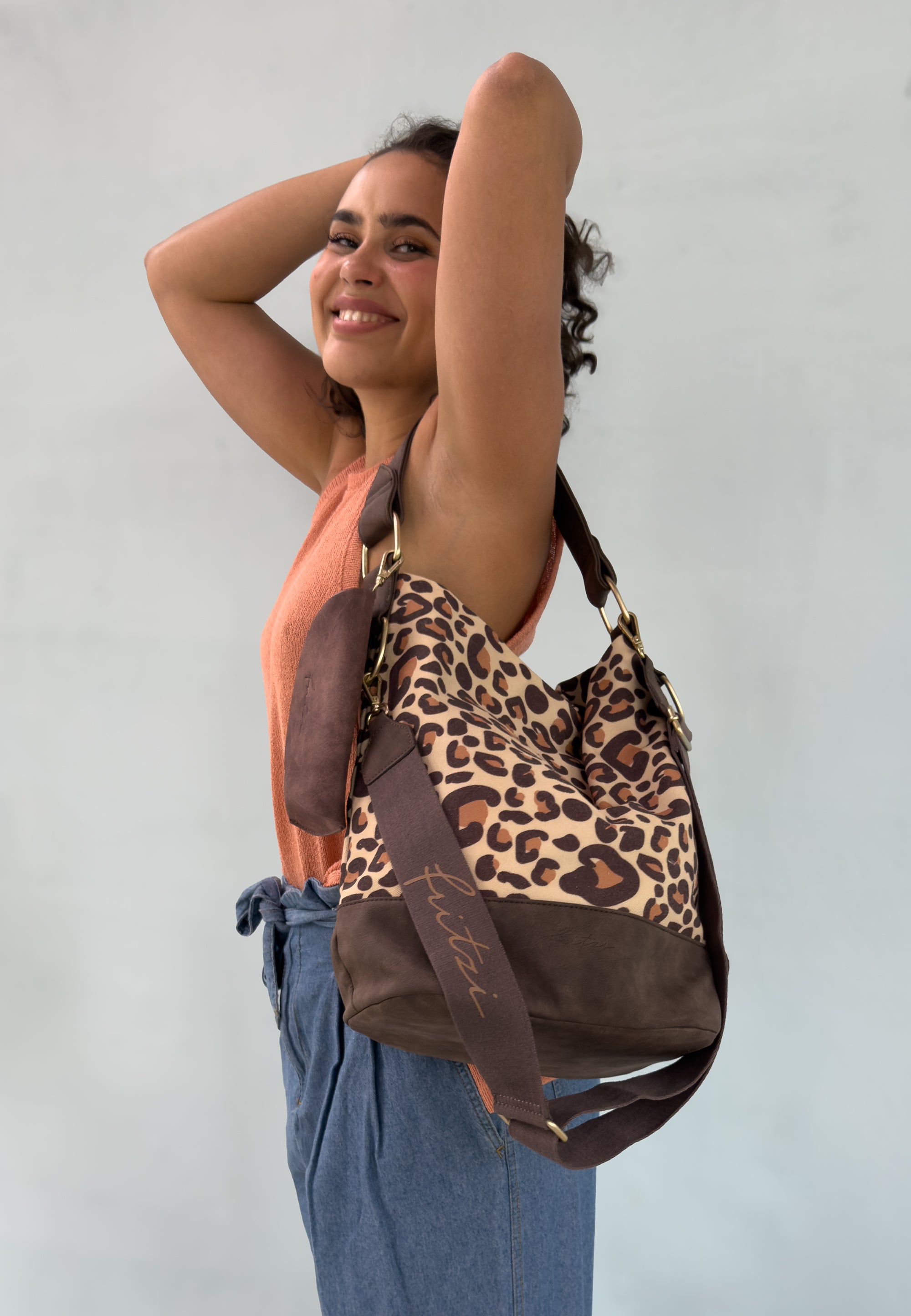 fritzi-aus-preu-en-izzy07-limited-leo-camel-hobo-schultertasche-vegan image 4