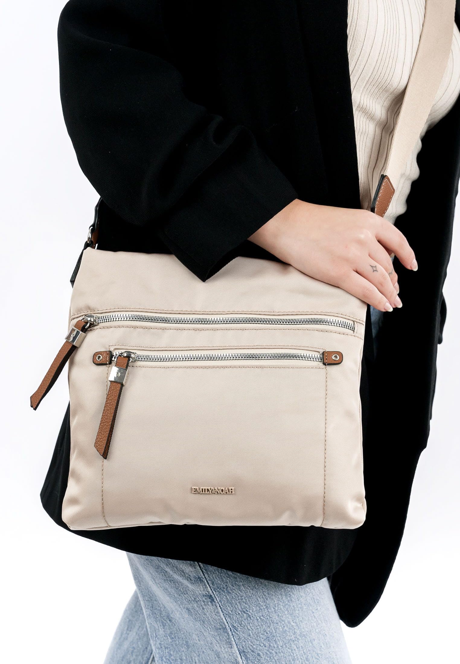 emily-noah-esther-65142-umh-ngetasche-beige-nylon-optik image 4