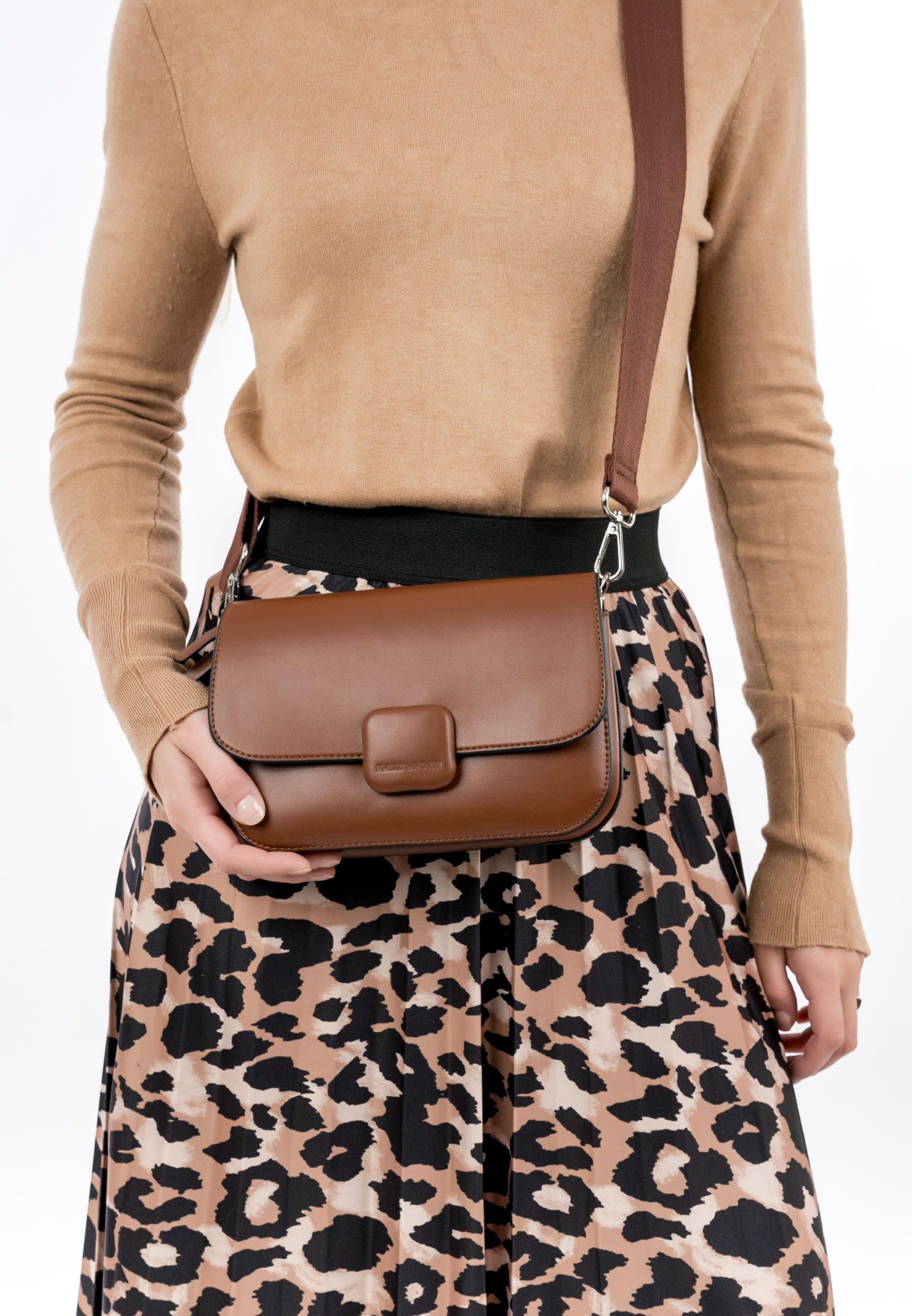 emily-noah-ella-elisa-64902-umh-ngetasche-cognac image 4