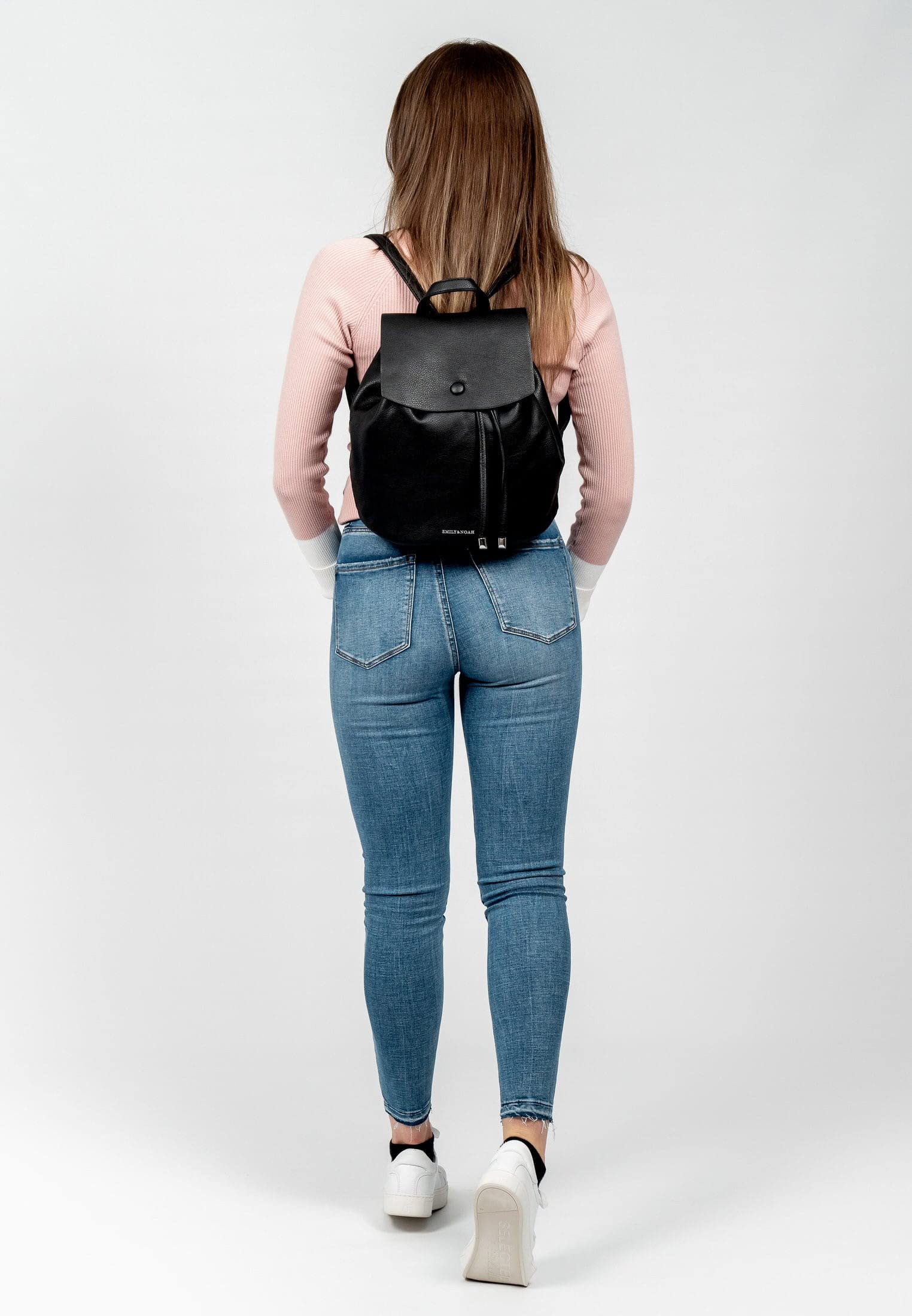 emily-noah-fiorella-62946-rucksack-schwarz-regenh-lle image 2