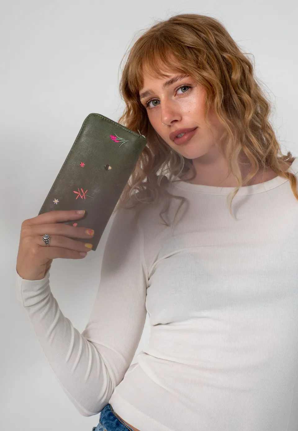fritzi-nicole-limited-embro-bloom-geldb-rse-stickerei-vegan image 1