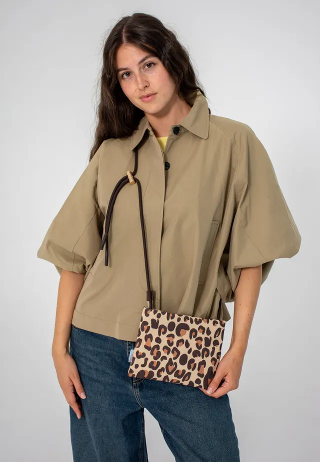fritzi-aus-preu-en-me-limited-leo-camel-umh-ngetasche-vegan image 1