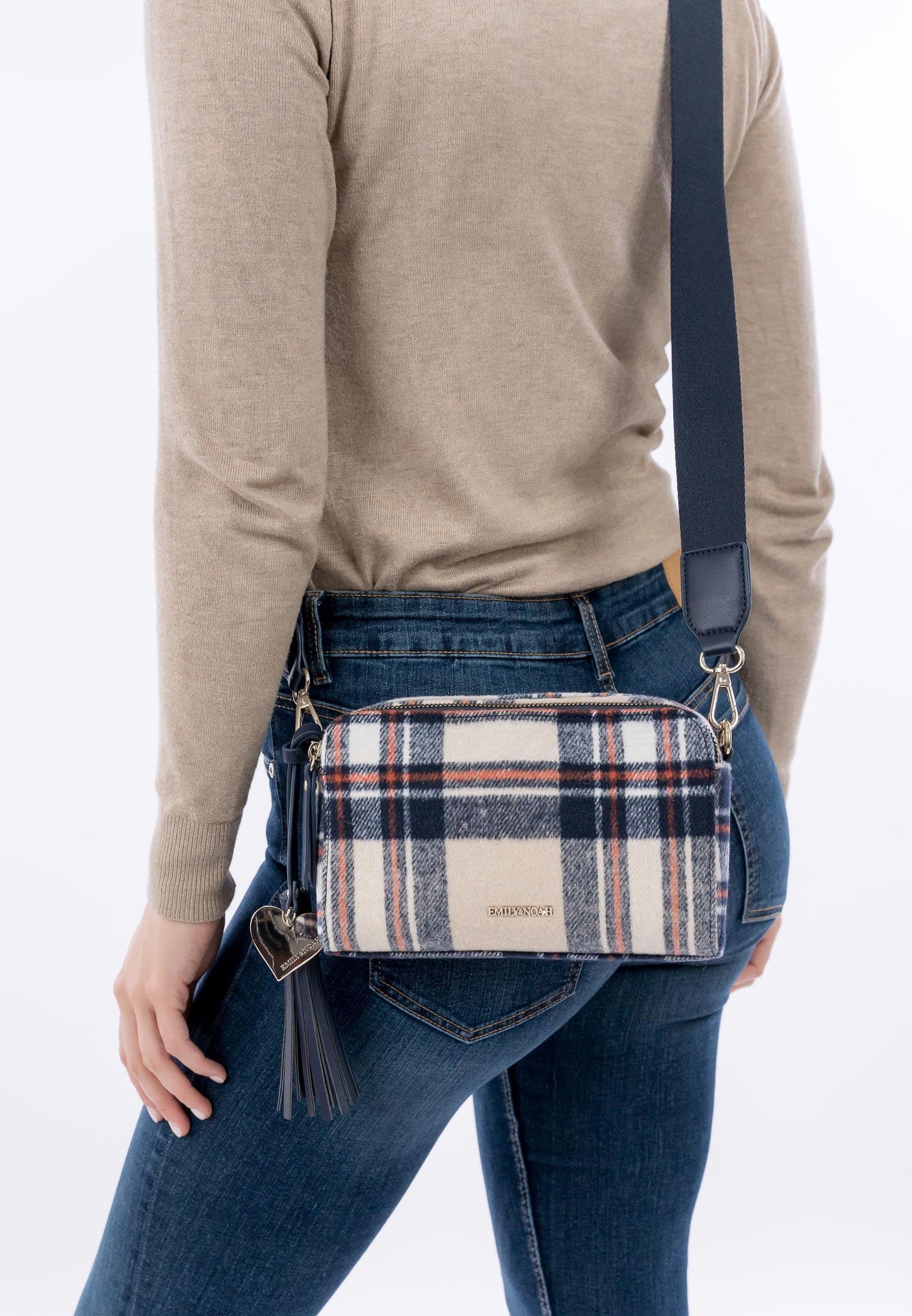 emily-noah-dala-64610-umh-ngetasche-karo-flanell image 4
