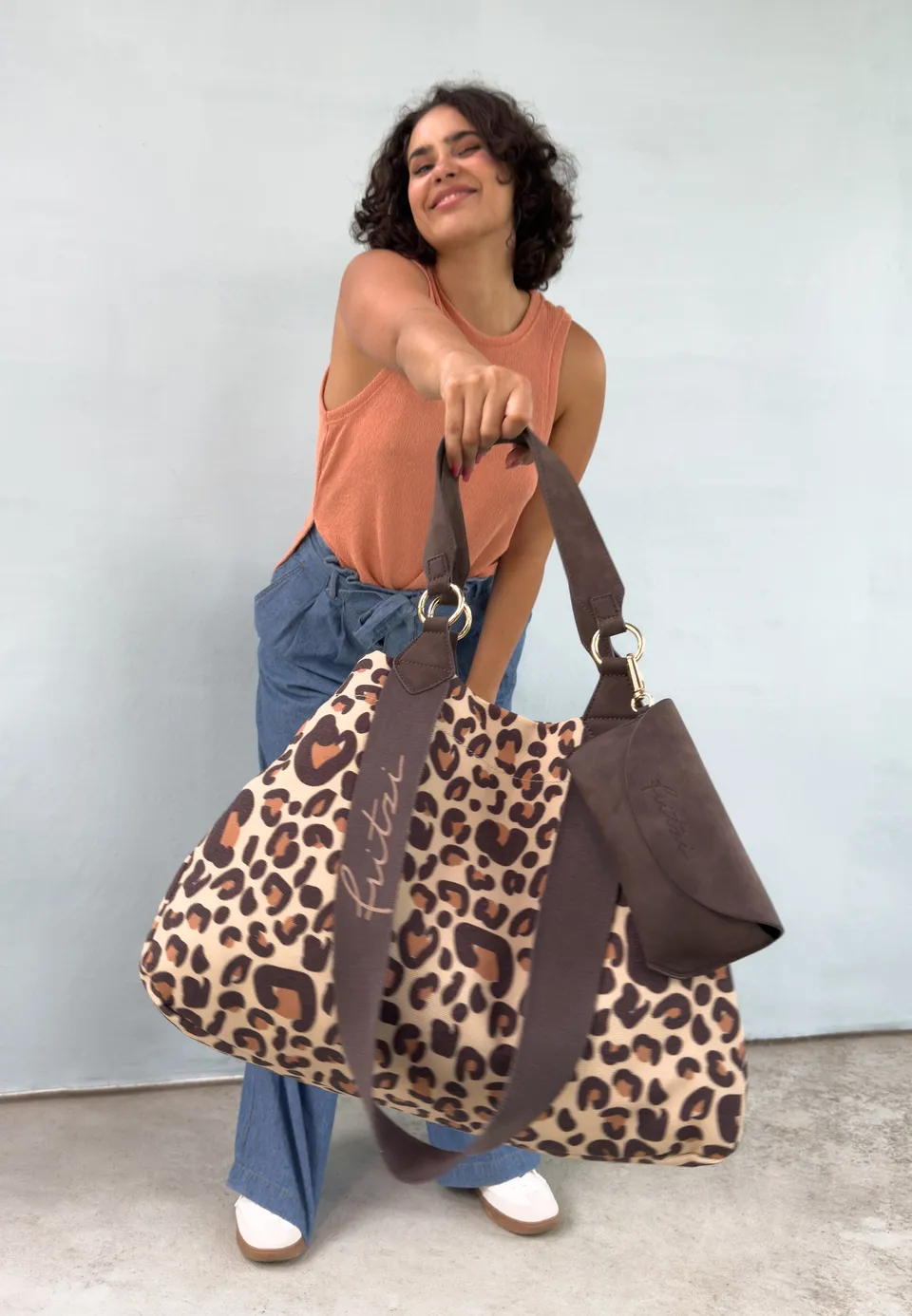 fritzi-aus-preu-en-izzy-medium-shopper-limited-leo-camel-vegan image 1