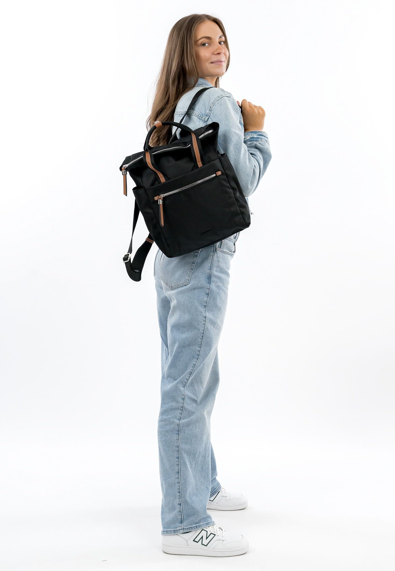 emily-noah-e-n-esther-65148-rucksack-black-nylon-mittel image 2