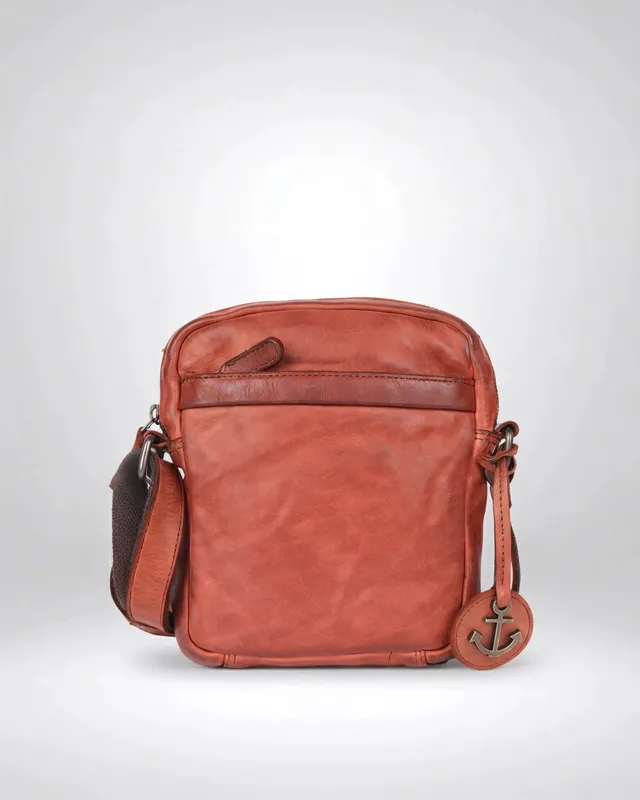 harbour-2nd-anchorlove-drew-bodybag-leder-cognac image 1