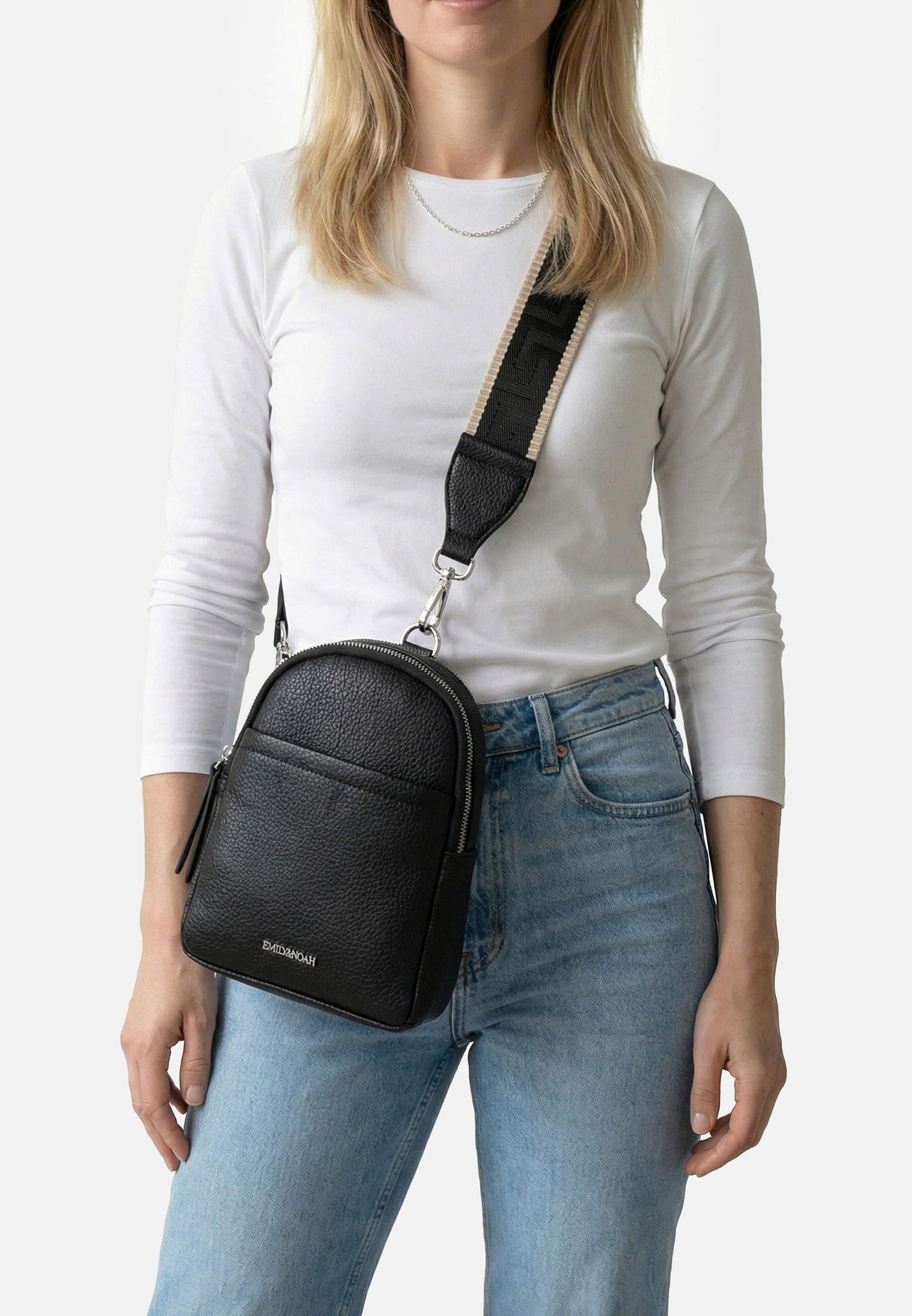 emily-noah-elena-64860-umh-ngetasche-black-uni-vegan image 3