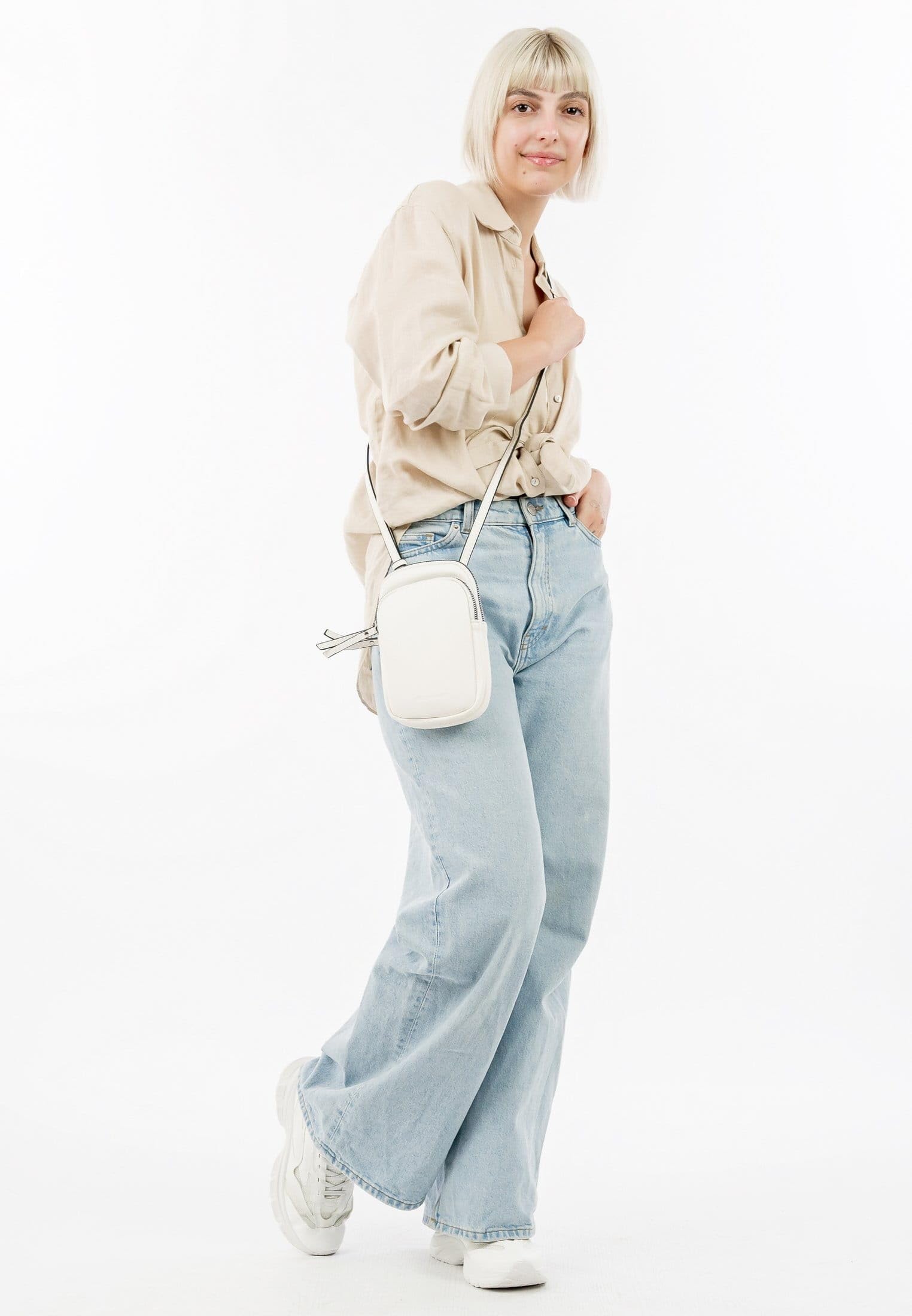 emily-noah-emma-62485-handyetui-uni-mit-riemen-vegan image 2