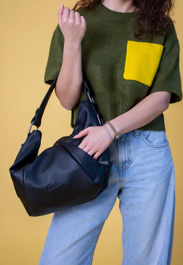 fritzi-aus-preu-en-croissant-hobo-tasche-grainy-black-rei-verschluss image 1